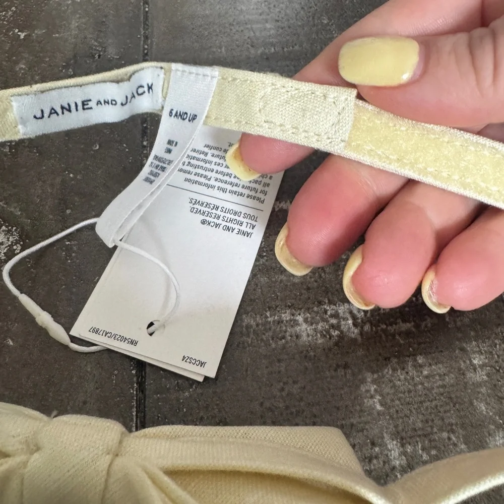 JANIE AND JACK NWT Pale Yellow Bow Tie Ages 6+‎ Linen Cotton Blend Velcro Close